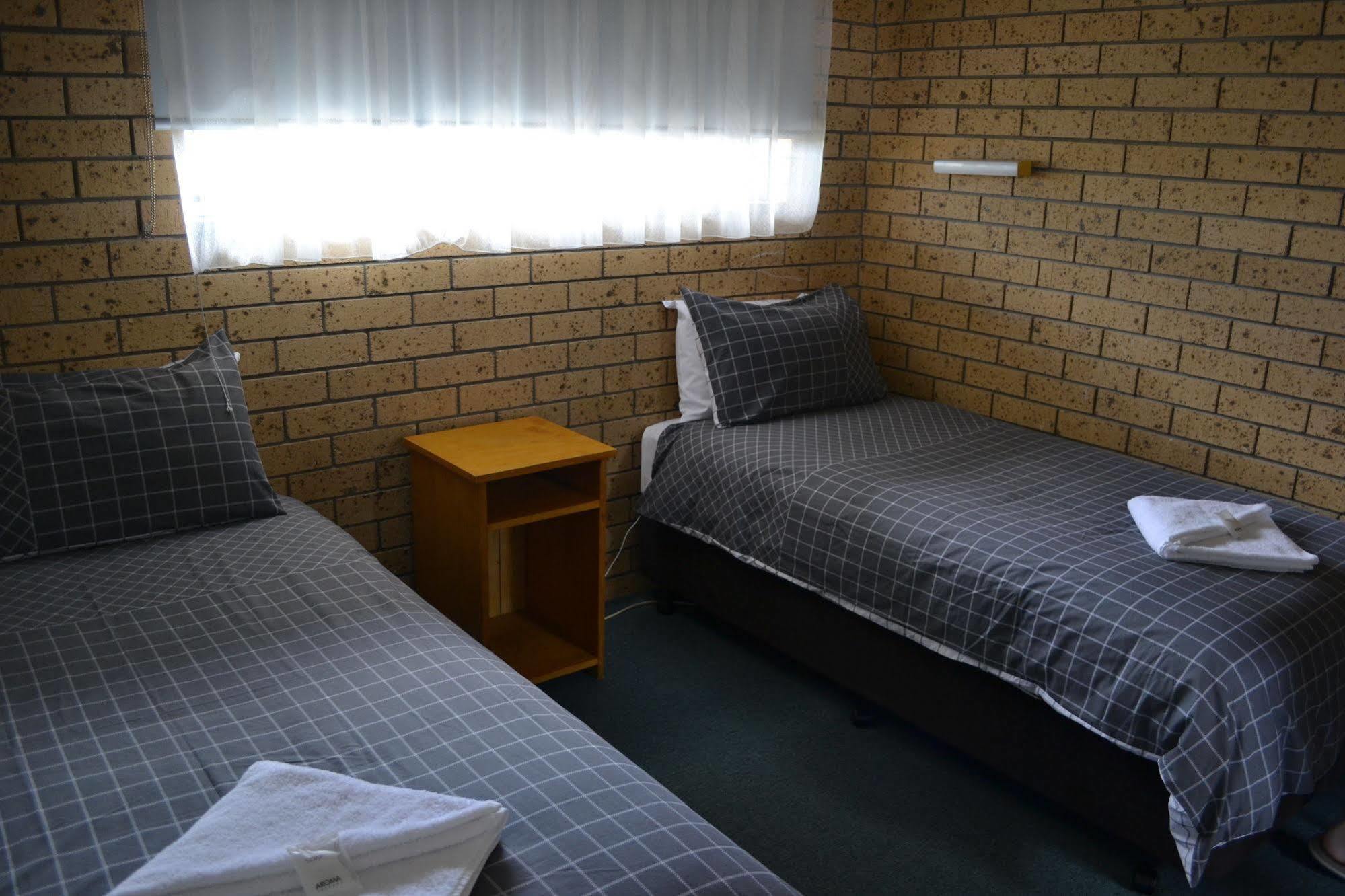 Colac Mid City Motor Inn Extérieur photo