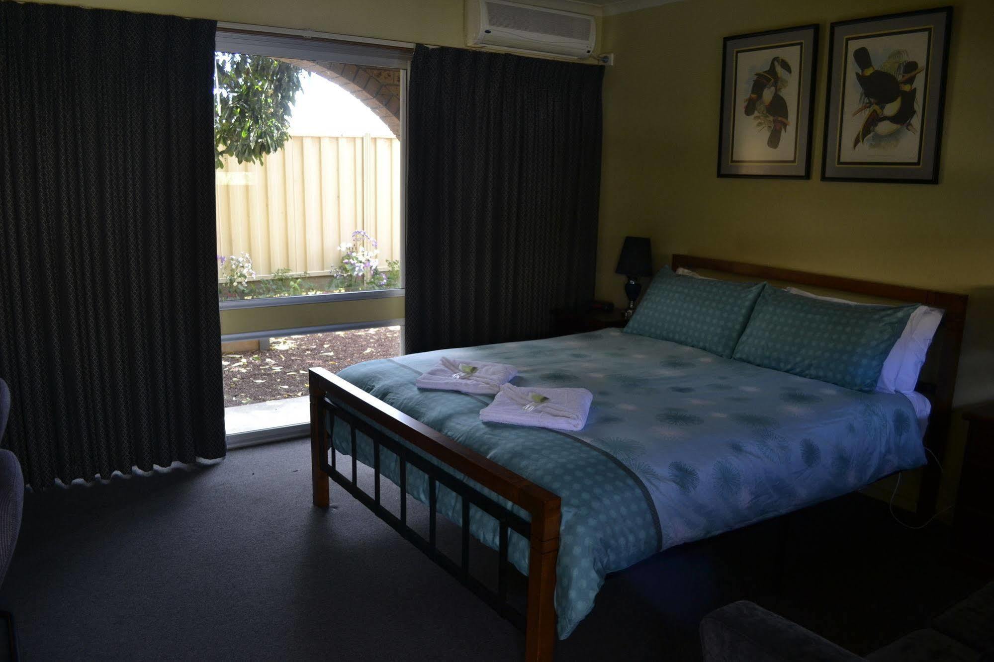 Colac Mid City Motor Inn Extérieur photo