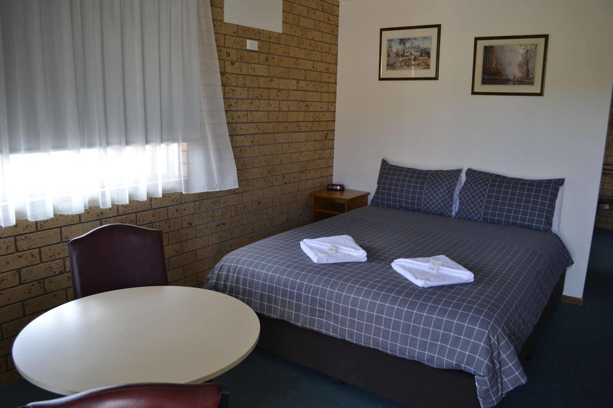 Colac Mid City Motor Inn Extérieur photo