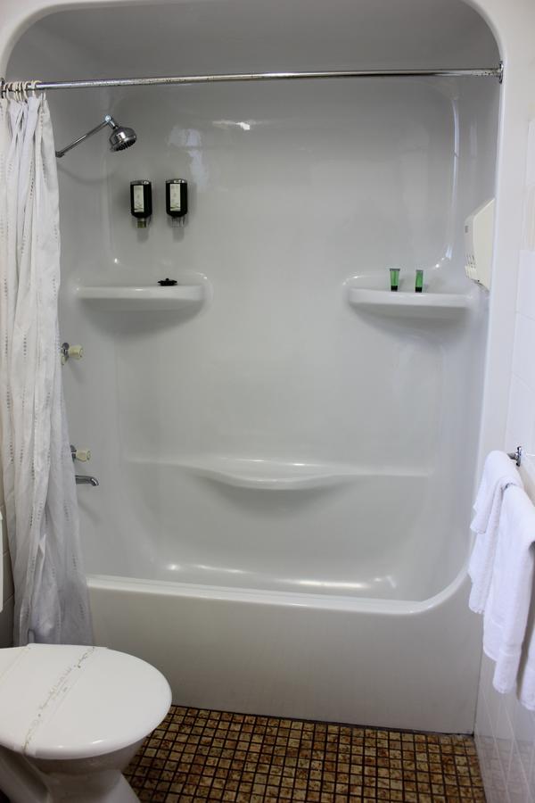 Colac Mid City Motor Inn Extérieur photo